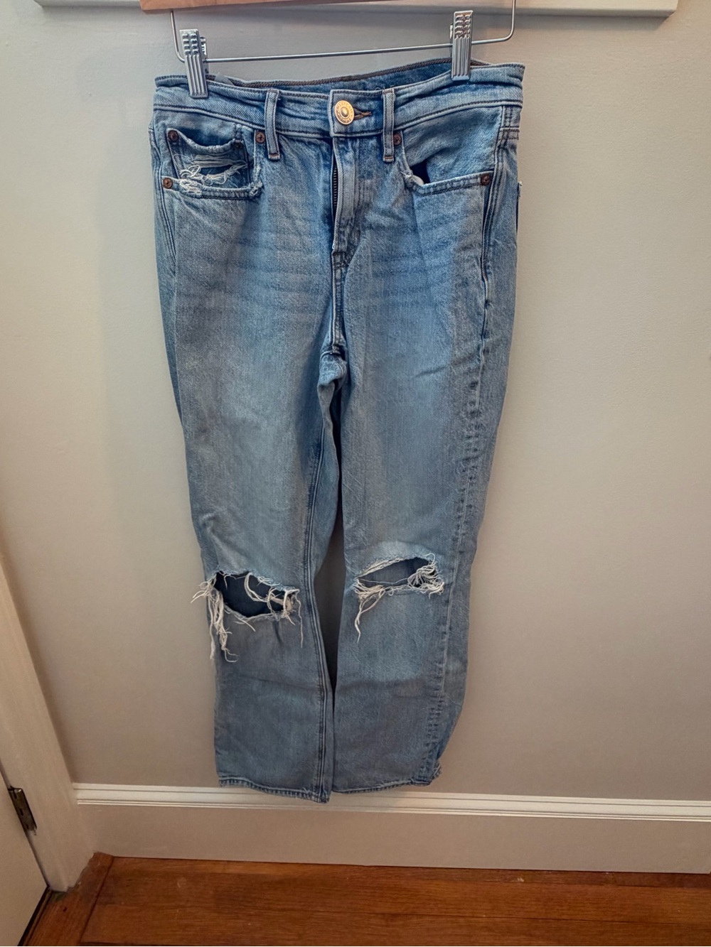 Size 2 American Eagle Outfitters Light Blue Denim Jeans with Tan Leather Patch